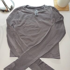 garage long sleeve crop top